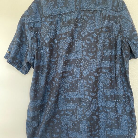 Rock & Republic Short-Sleeve, Button-Down Shirt, Blue Paisley Print, Size XL - Picture 2 of 6